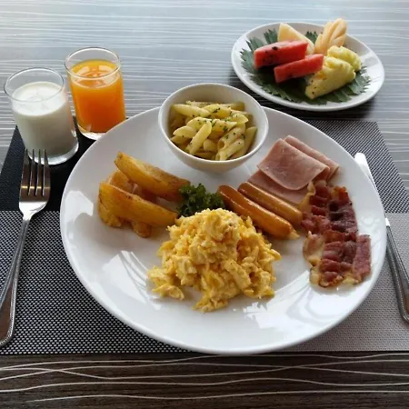 Roomer 3 *